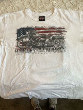 Harley-Davidson White Short Sleeve Tee with American Flag Motorcycle Graphic